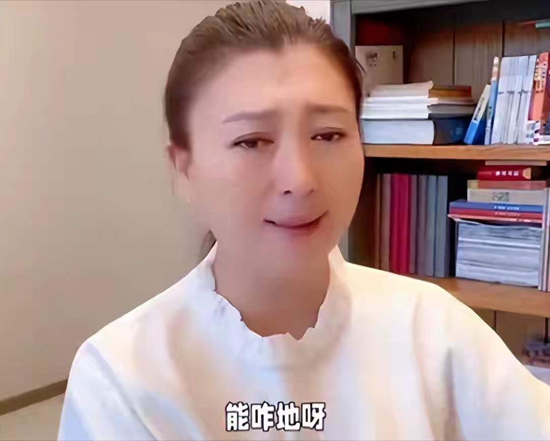 闫学晶这事儿真是一波未平一波又起。刚道完歉，三大噩耗就接踵而至。先说说她儿子，之