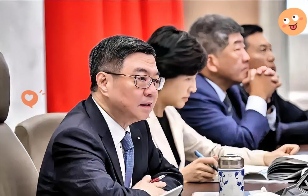 台当局突然宣布修法，规定公务员和立委去大陆得先通过层层审查，违规者最高罚1000