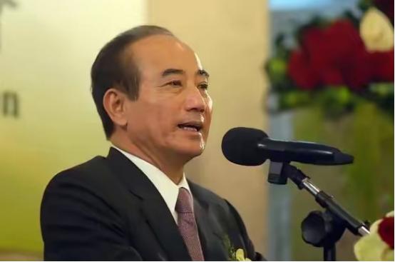 有人说台湾可以保留经济自主权，军队外交归大陆，这算哪门子“一国两制”？分明是披着