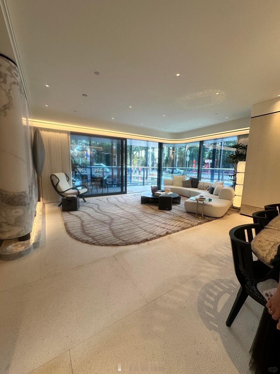 最新消息：中信信悦湾2天登记冻资已超100位，看来没200了。这次就推156套，