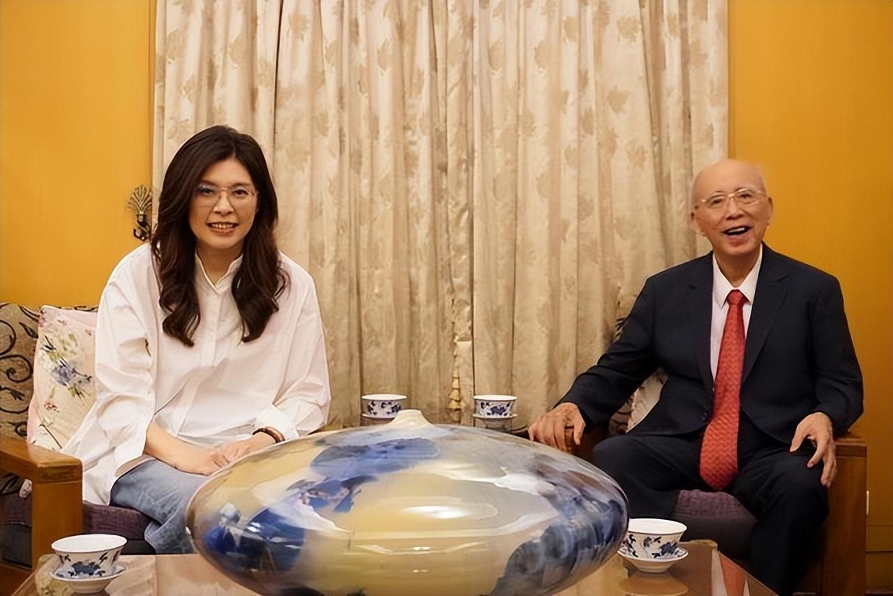 台海又出大新闻！国民党主席郑丽文确定 4 月访陆，消息一出，岛内政坛直接吵成一团