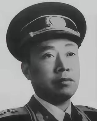 1958年军委最动容一幕！全场将帅争相落井下石，唯独陶勇硬刚全场保粟裕
1958