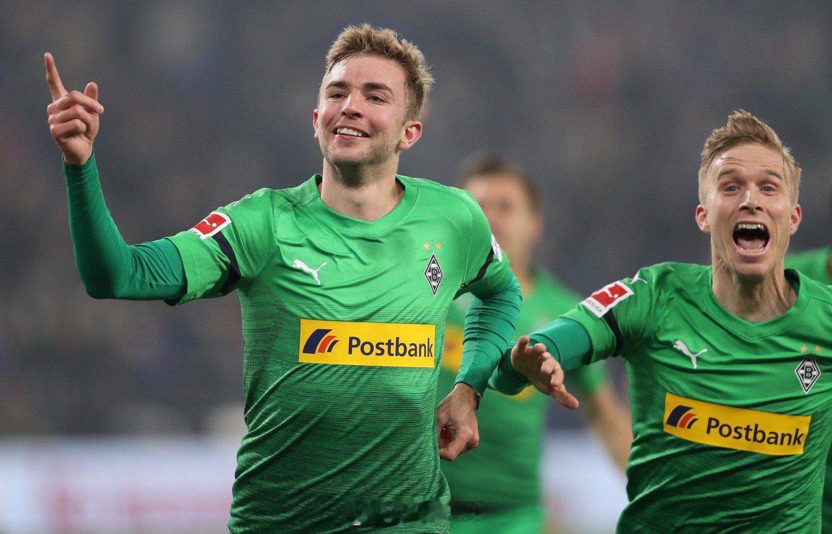 大唐看⚽️风向标足球交流基地荷甲 21:30 阿贾克斯vs格罗宁根德国杯 01: