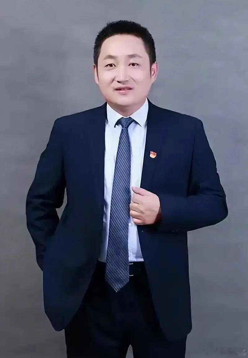 武大教授柯涛去世，年仅48岁 柯涛在武汉去世，年仅48岁 5月8日，极目新闻记者