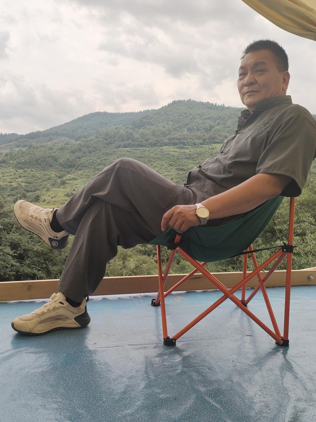 美军本来想靠高强度空袭打服伊朗，逼对方在霍尔木兹海峡通航问题上让步，结果炸了13