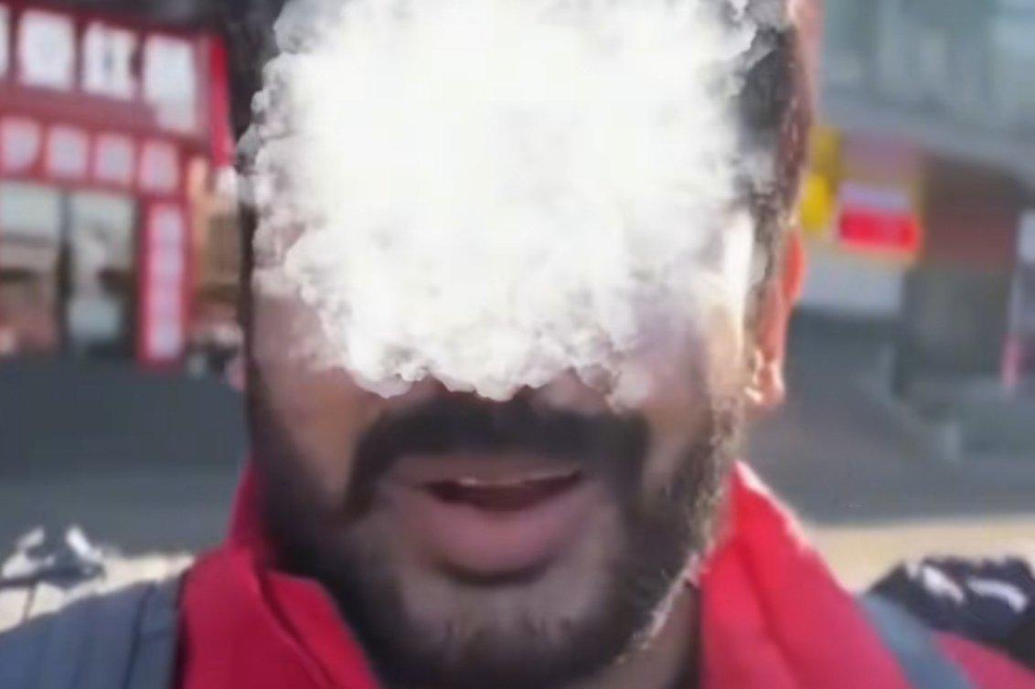 印度游客乘坐中国高铁想起来之前在网上刷到过，有一伙印度游客去哈尔滨一家澡堂体验服