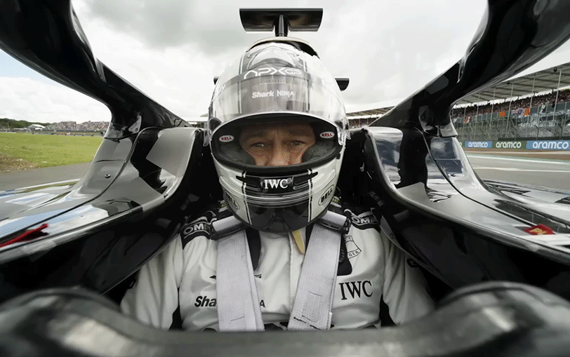 皮特这部电影演得真像个赛车手🏎！排山倒海的观众欢呼，震耳欲聋的背景音乐疾驰而过