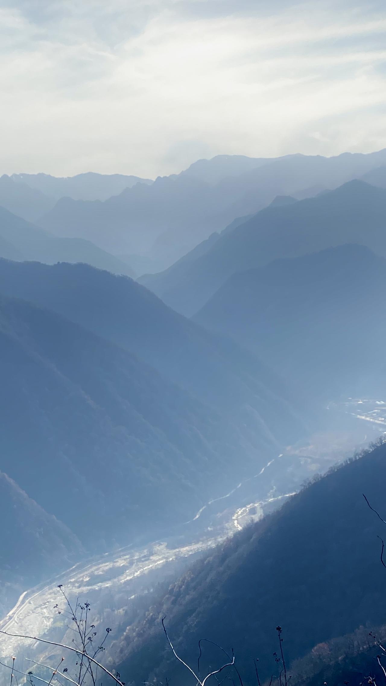 以前穷，为什么大家还怀念以前以前穷，因为大家都穷，没有对比就没有伤害，所以幸福感