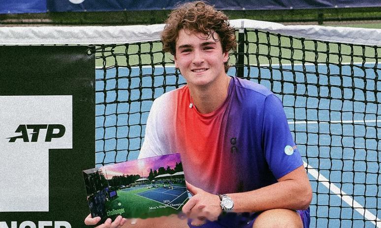 短发的丰塞卡硬朗不少网球talking大会网球ATP