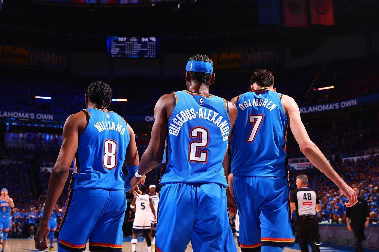 杰伦威廉姆斯一回来，亚历山大恐怕半场就要打卡下班了！
雷霆队在夺冠后，整体的气质