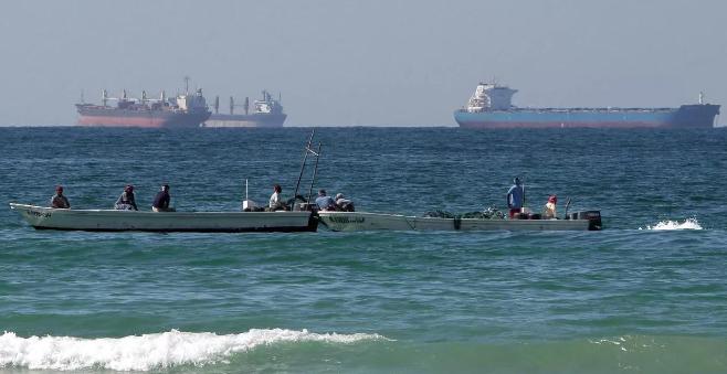 在之前的对峙中，伊朗虽然一直态度强硬，但从未如此集中地发起反击。可能有人会问，伊