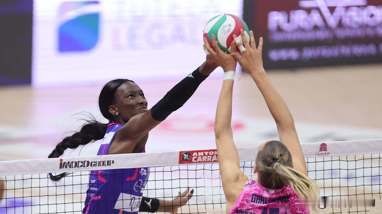 朱婷 11 分，圣诞节强强对话，核心艾格努怒砍  31 分，带领米兰终结了科内利