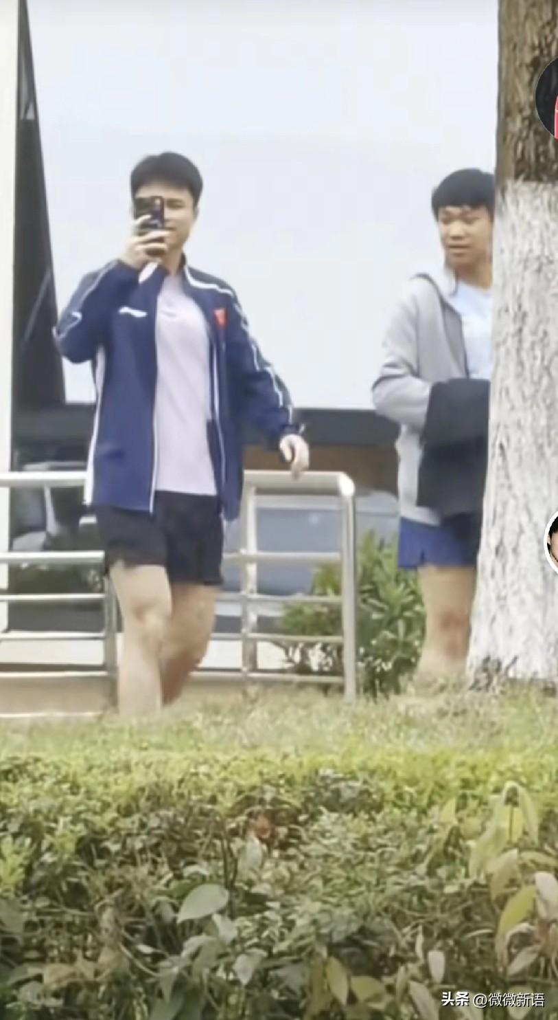 周启豪今天也拍上了，哈哈！
这次成都封训，周启豪带着黄旭男一起，以前黄旭男经常跟