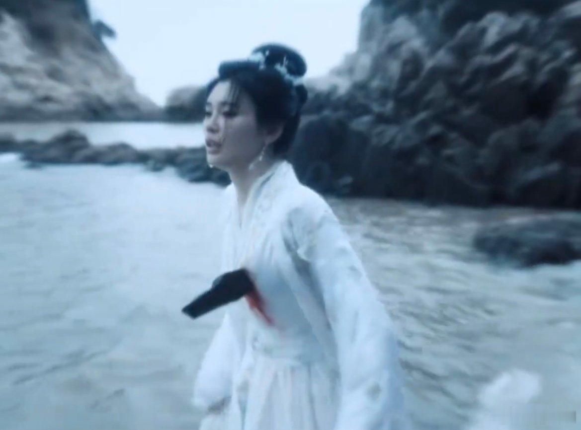 #奚梦瑶演技#奚梦瑶这身纱裙浸在水里好好看啊，真的感觉下一秒她就化作一丝随流水而