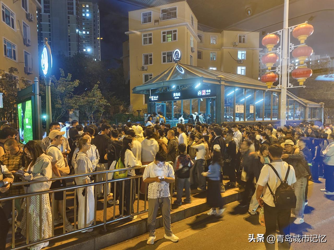 一张图证明你来过小麦岛昨晚误入小麦岛，这是路上拍的，从浮山下来，真忘了是假期了，