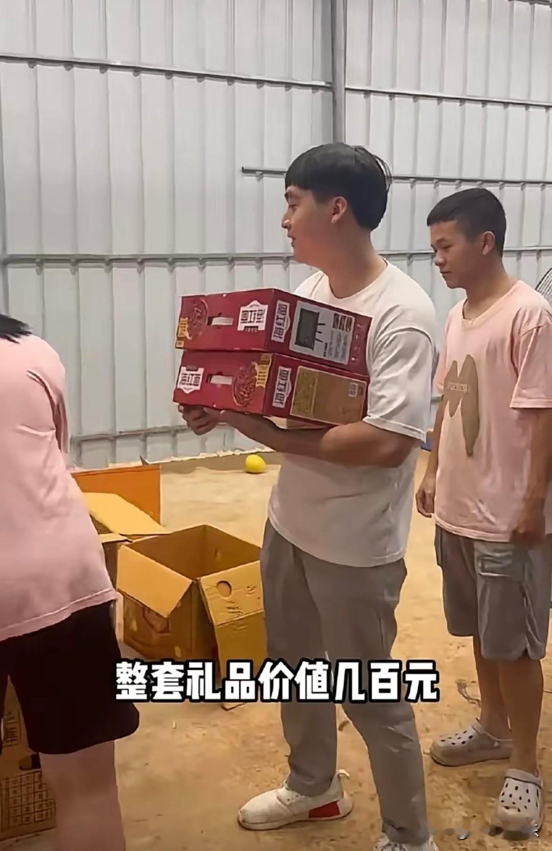 全红婵人品好，又优秀
这在我的预料之中，
但，万万没想到的是，全红婵的家人也很优