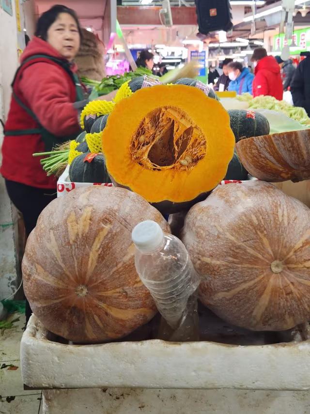 吃南瓜的好处你知道吗？
南瓜是一种营养丰富的食物，富含胡萝卜🥕、维生素、膳食纤