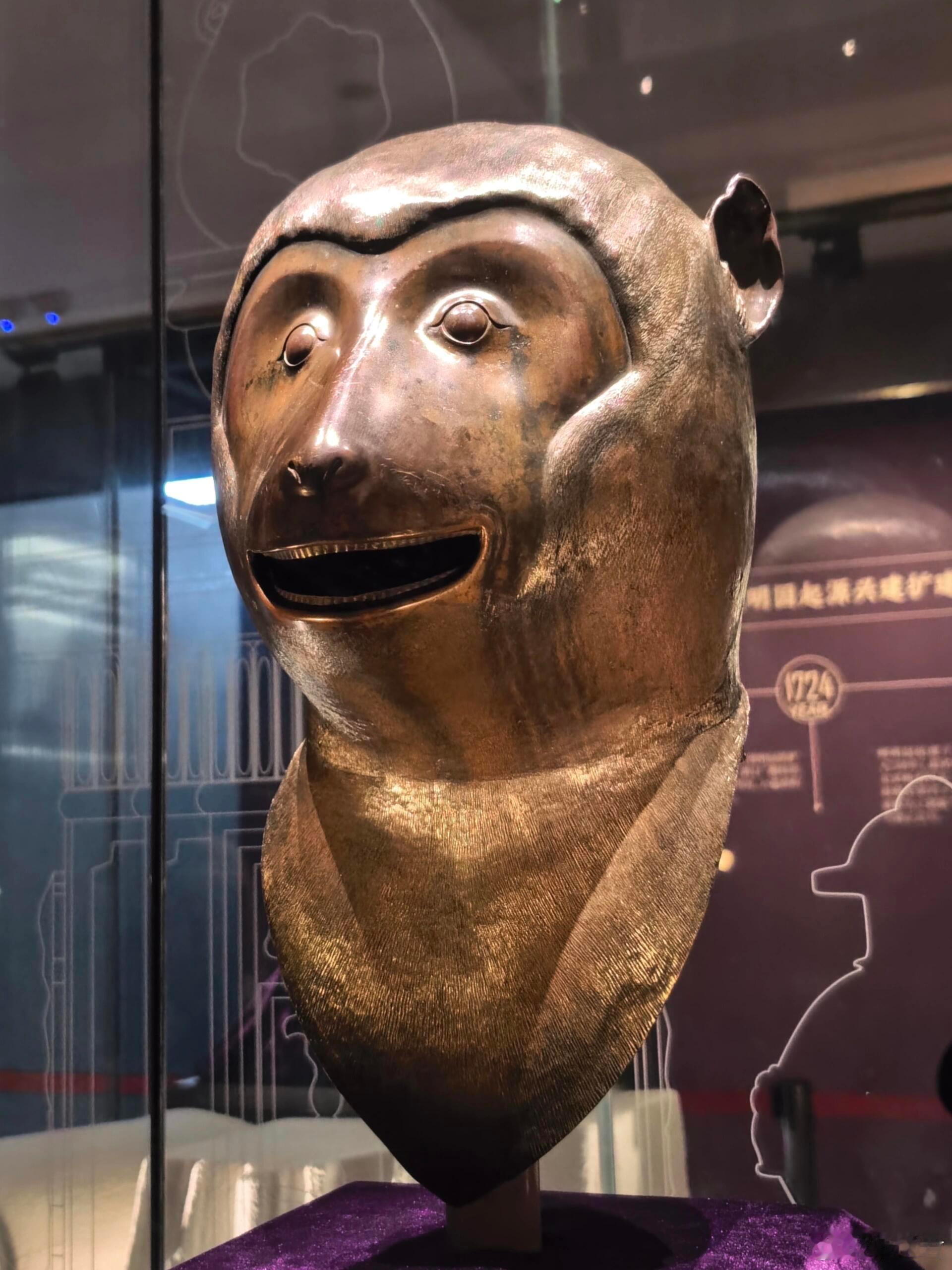 今天是国际博物馆日，两件事特别触动我。一是法国正式颁布法律，简化流失文物的归还程