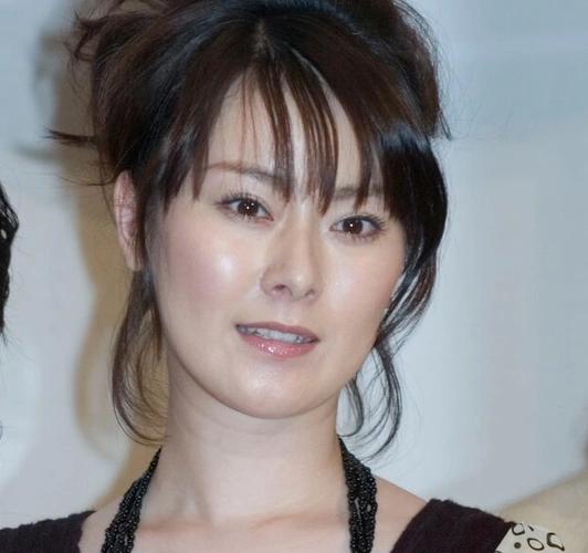 2025年，45岁的她，独自一人死在出租屋里，遗体腐烂到只能依靠DNA检测才能确