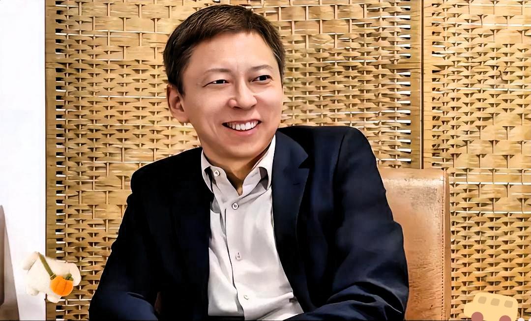 张朝阳不投资，反而赢了。

凭12亿美元现金和年利息2亿多，北京三栋楼租金1.5