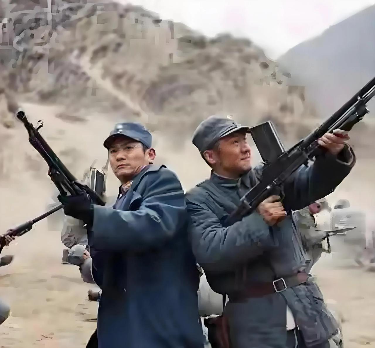 抗战剧中英雄们总爱抱着机枪勇猛冲锋，看着挺帅，腰间却连个弹夹都没有。要知道一个弹