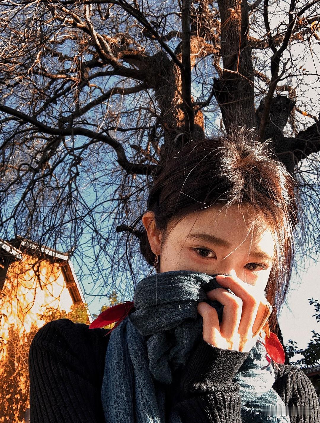 幸福的人生哪儿有那么复杂！无非是身体没大毛病，想吃的能尝两口，想睡的觉能睡安稳；