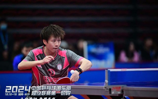 梁俨苧3比1林高远 刚打完双打就上单打，状态都没有调整过来，林高远休息一下，下一