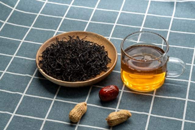 红茶喝了这么久，才知道它对血管、肠胃这么好！可惜很多人喝错了