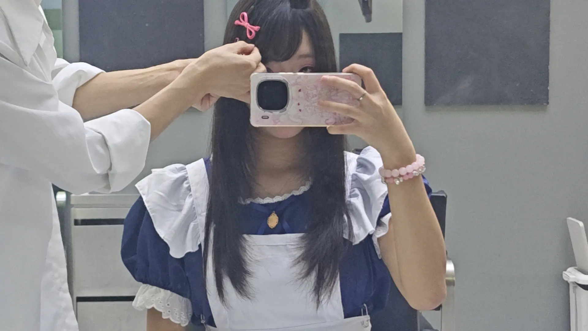 被老师剪成东京小姐姐啦ε٩(๑> ₃ <)۶з      理发师