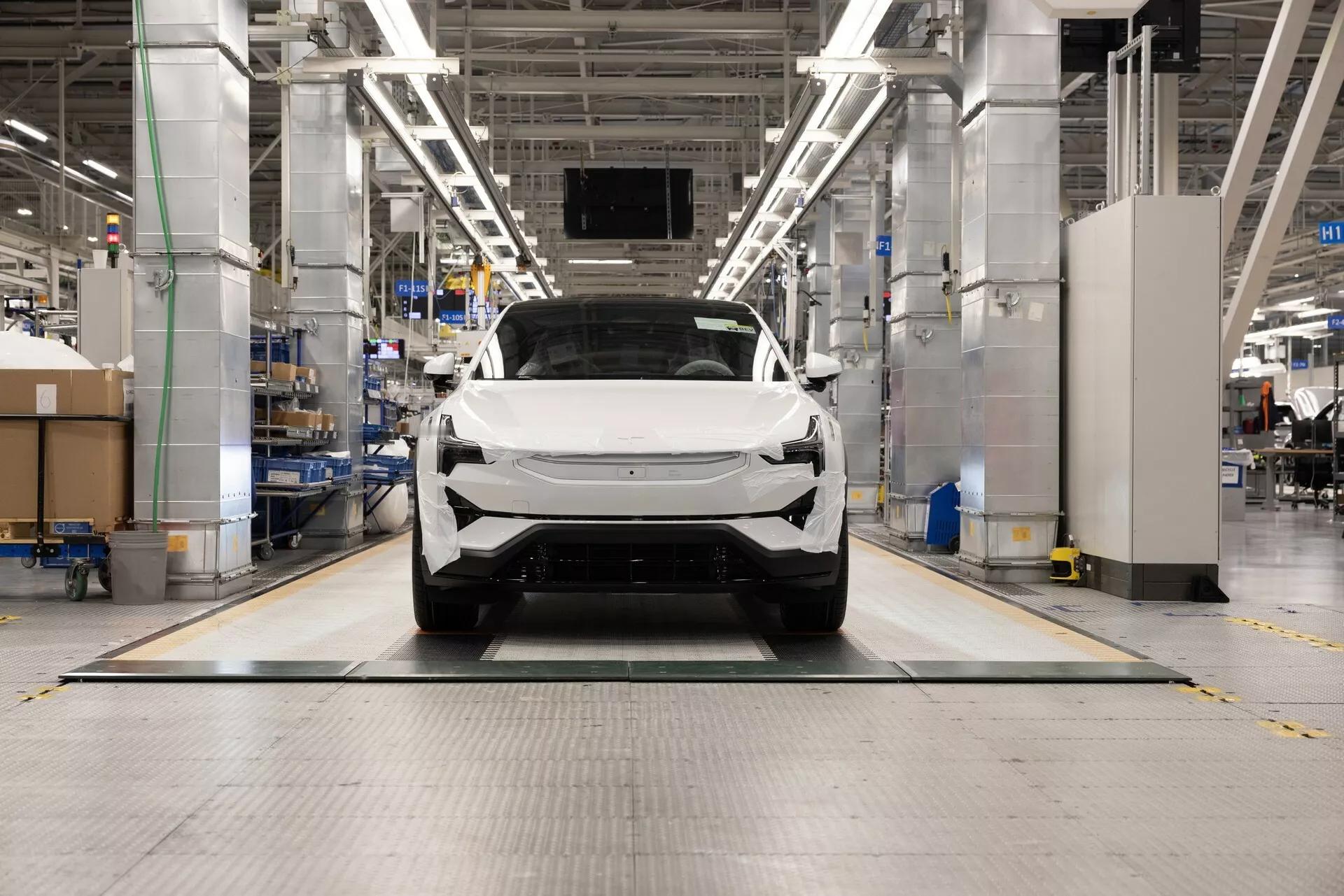 Polestar 3后驱长续航版本，67500刀，295hp，560km续航 