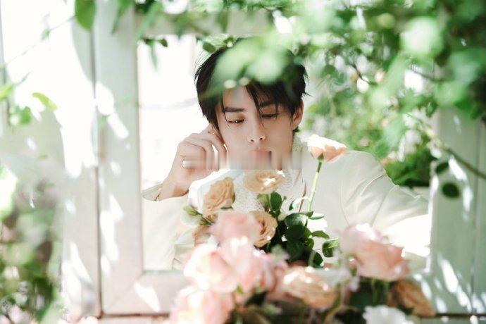王鹤棣生日写真出炉[舔屏] 