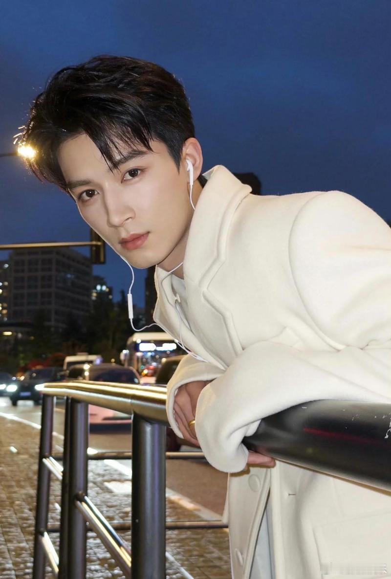 王星越删博王星越发十月Plog秒删又重发，原内容因含“bjyxszd”缩写的猫咪