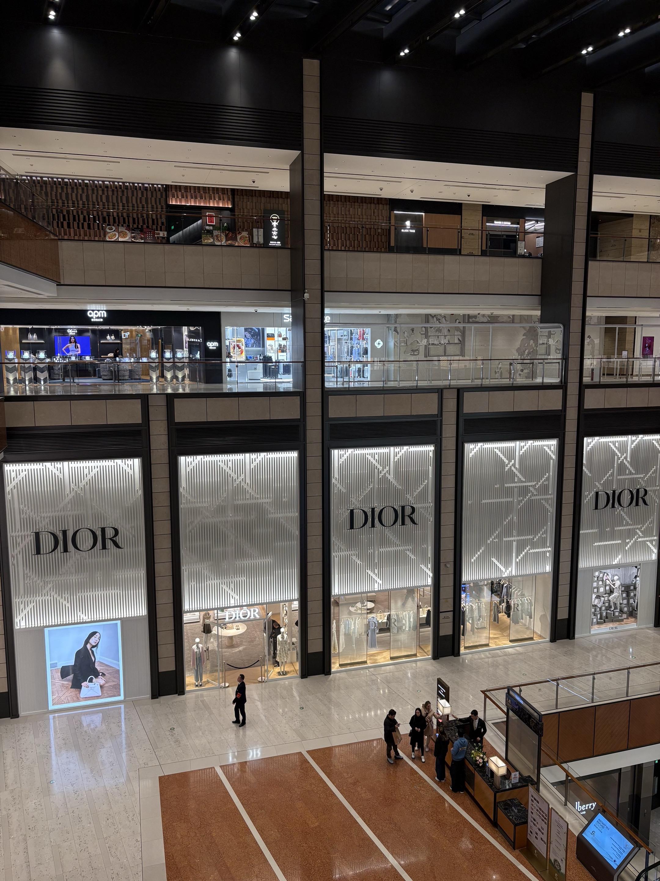 人生就是由很多瞬间组成，才会觉得正在活着