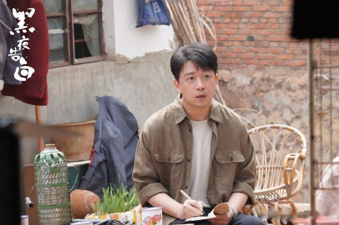 原来潘粤明新剧是个急性子潘粤明急了平时看着挺稳，真遇到事儿急得跟热锅蚂蚁似的，这