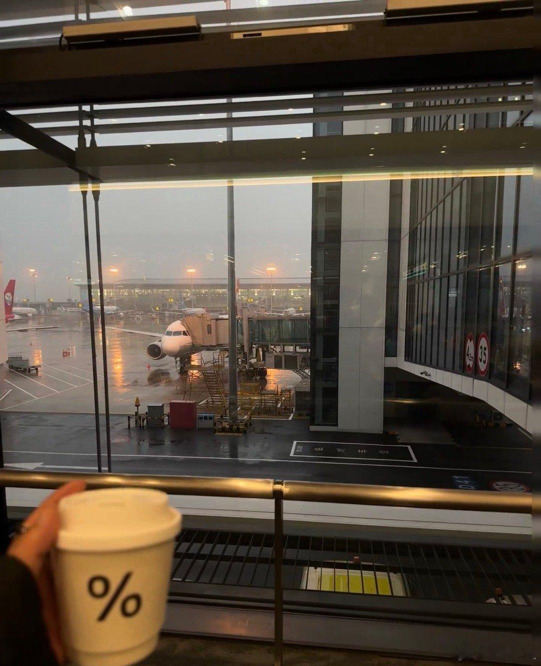 今日尾盘主力资金净流入TOP12个股简析1. N电科主力净流入31.78亿，涨幅