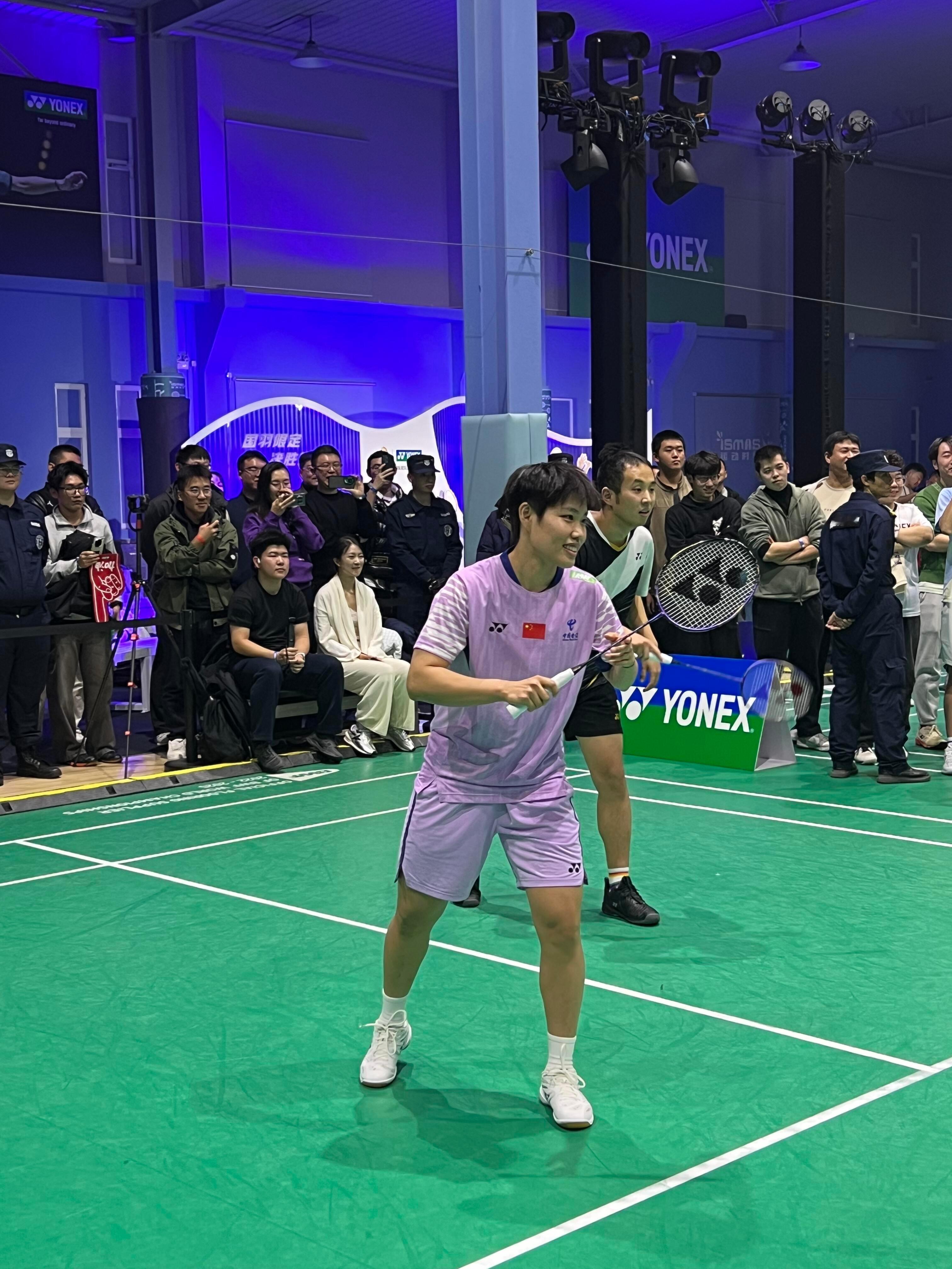 这个准备动作第一次见欸，165真小孩儿 ​​​