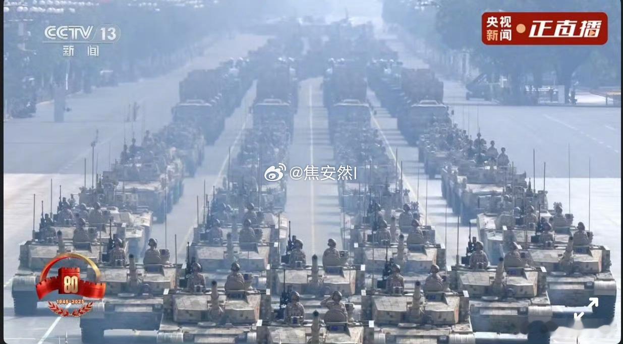 对不起啊吴京，原来坦克真的没有后视镜 ​​​