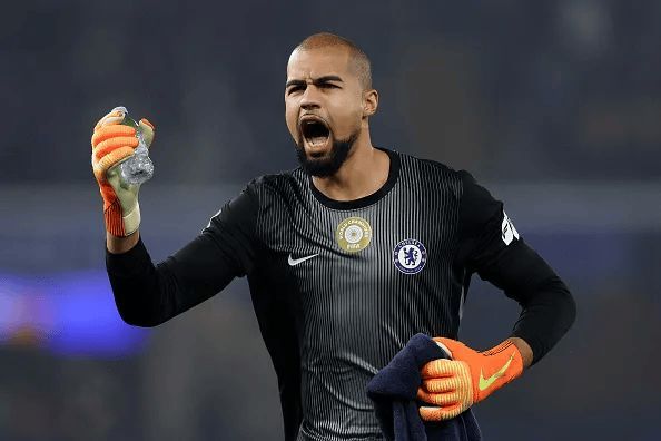 在此前结束的一场英联杯比赛中，切尔西2-3不敌阿森纳。赛后，阿兰-史密斯在接受采