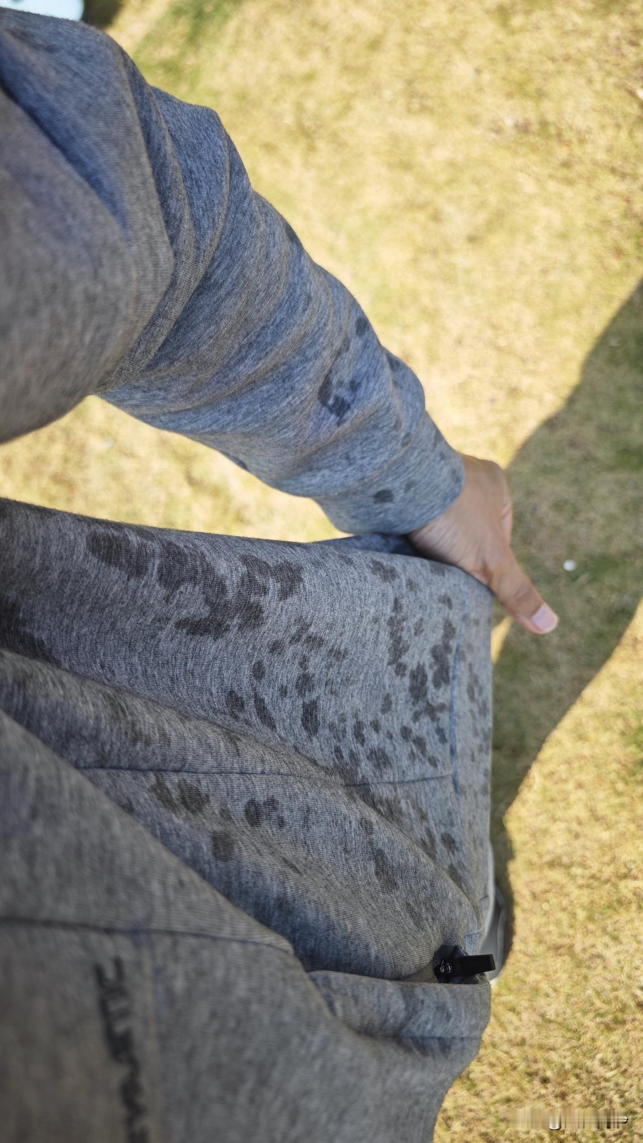 来南沙版李子坝打卡要当心哦，最佳取景位这边有超远射程的水炮，别像小编一样给来了个