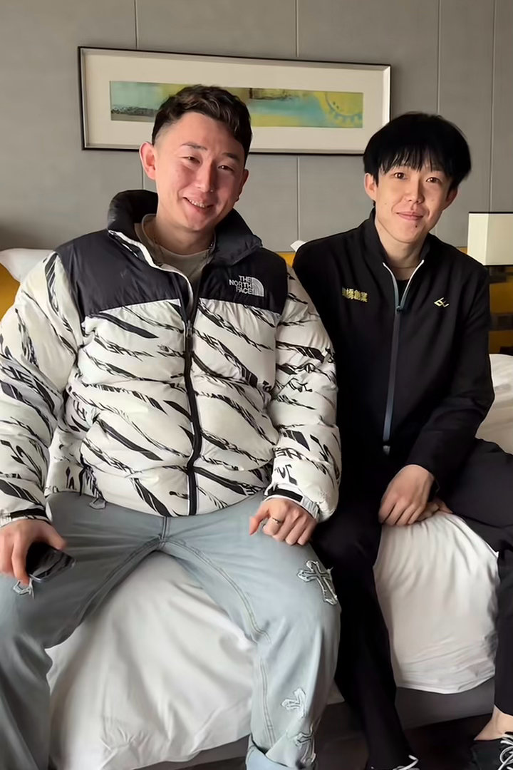 太符合我对乒男的刻板印象了 私底下会一直嫉妒我爸骂我爸 看到我爸是喊头哥你好可以