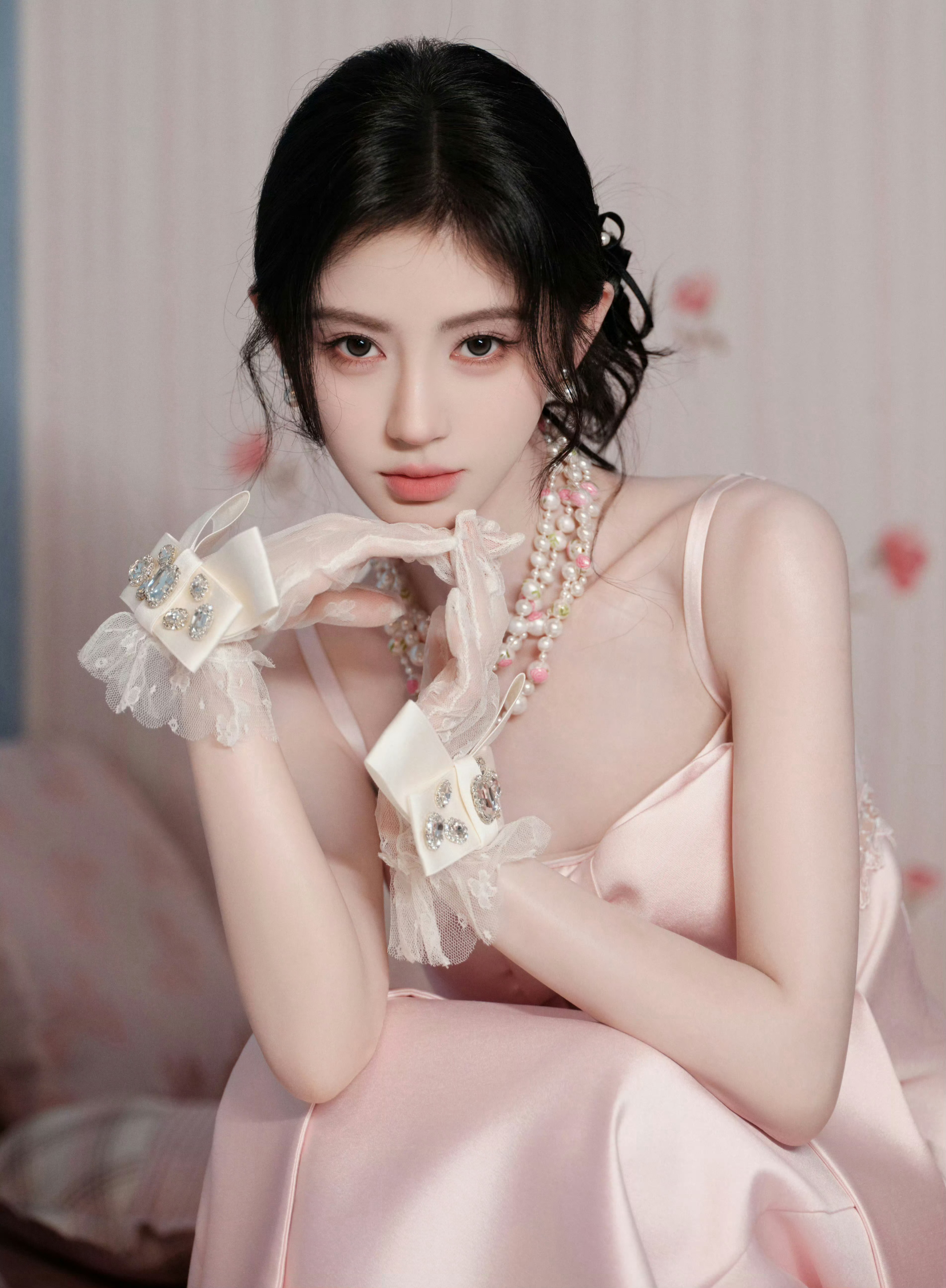 鞠婧祎 jjy鞠婧祎姜黎非jjy鞠婧祎千香“野花席卷浪漫 月色朦胧间 带走的汹涌