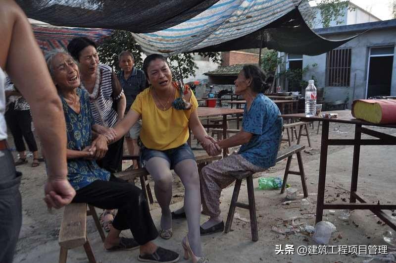 89岁老人去世，因为一桌剩菜分配不均妯娌俩大吵大闹！有网友可能不相信，但这是事实