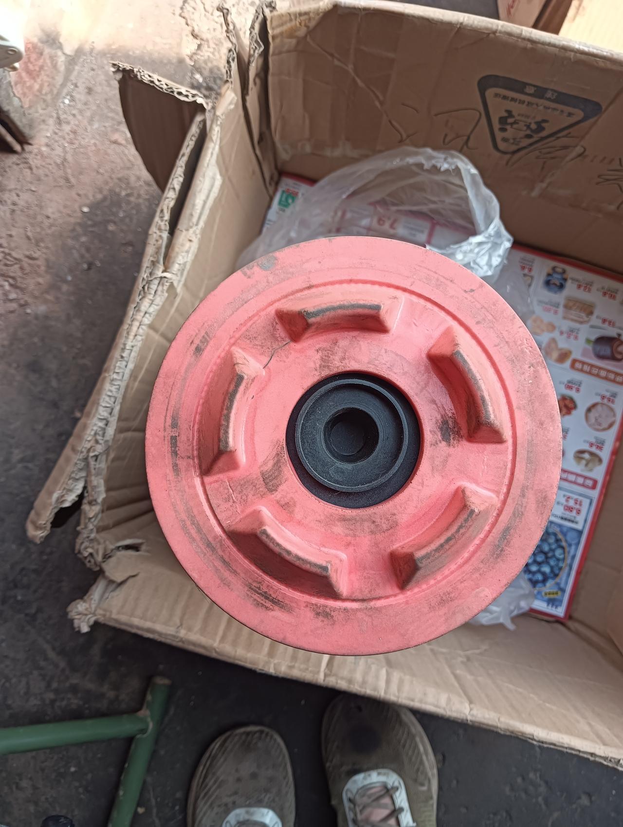 好与坏

有个机械厂在我这里拿黄油，一次两个中桶（15Kg装），送10公里远（送