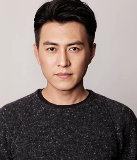 靳东是永远不会离婚的，不是因为他和老婆财产纠葛太多，而是因为他的老婆，有一个特别
