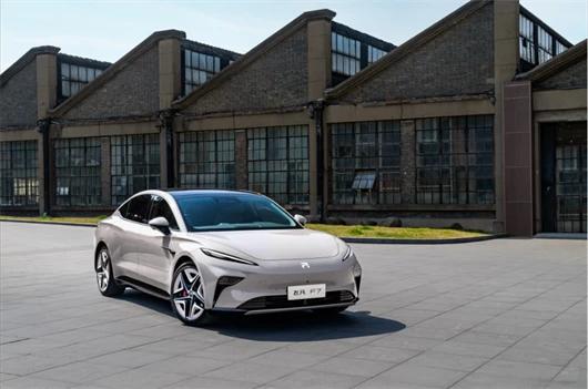 特斯拉吹不动了，售价26万的新款MODEL 3产品力被飞凡F7无死角碾压！26万