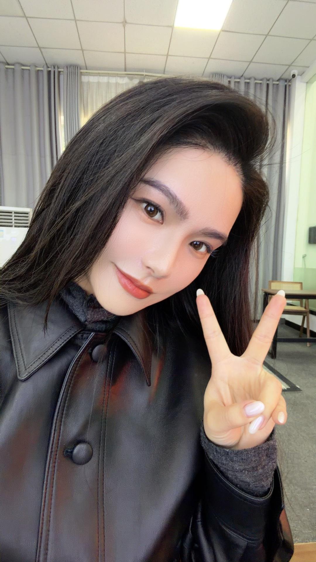 我来帮我朋友卖车了！！！看他生意天天“亏钱”，我都难受死了😣请他多喝几杯卡旺卡