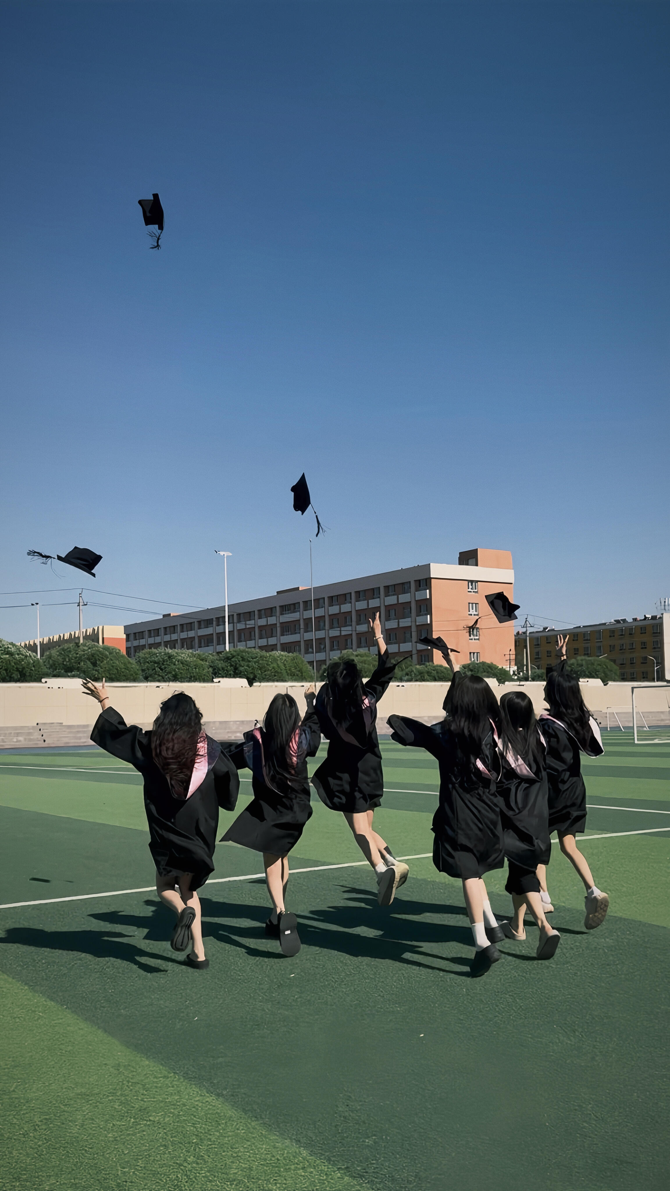 毕业季  来夏日企画壁纸 分享海边夏日壁纸🌊 海盐味的晚风、橘色落日与翻涌白浪