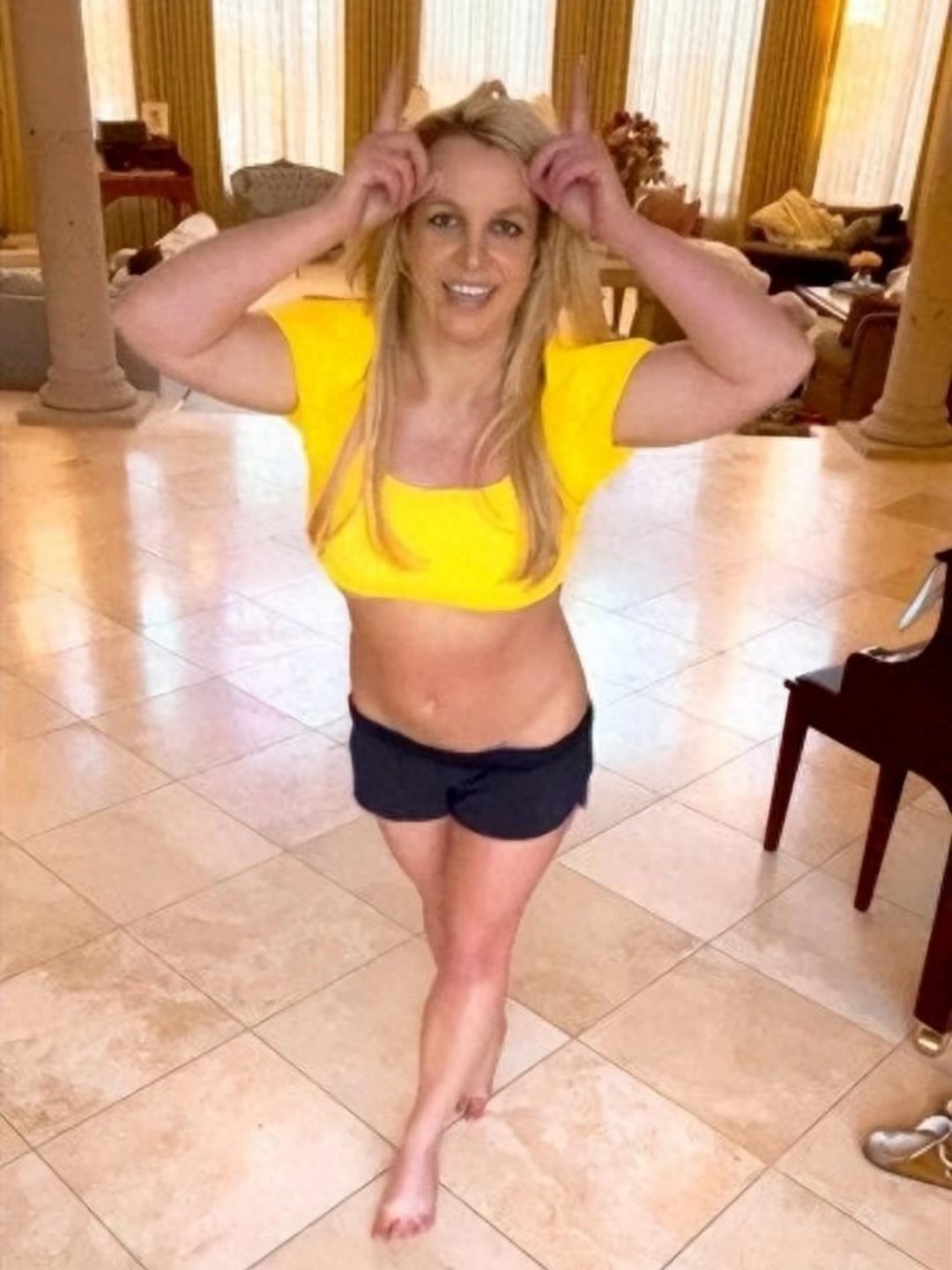 曝布兰妮酒驾被捕 据外媒消息，老甜甜布兰妮因酒后驾车被捕，目前已被释放。喝酒驾车