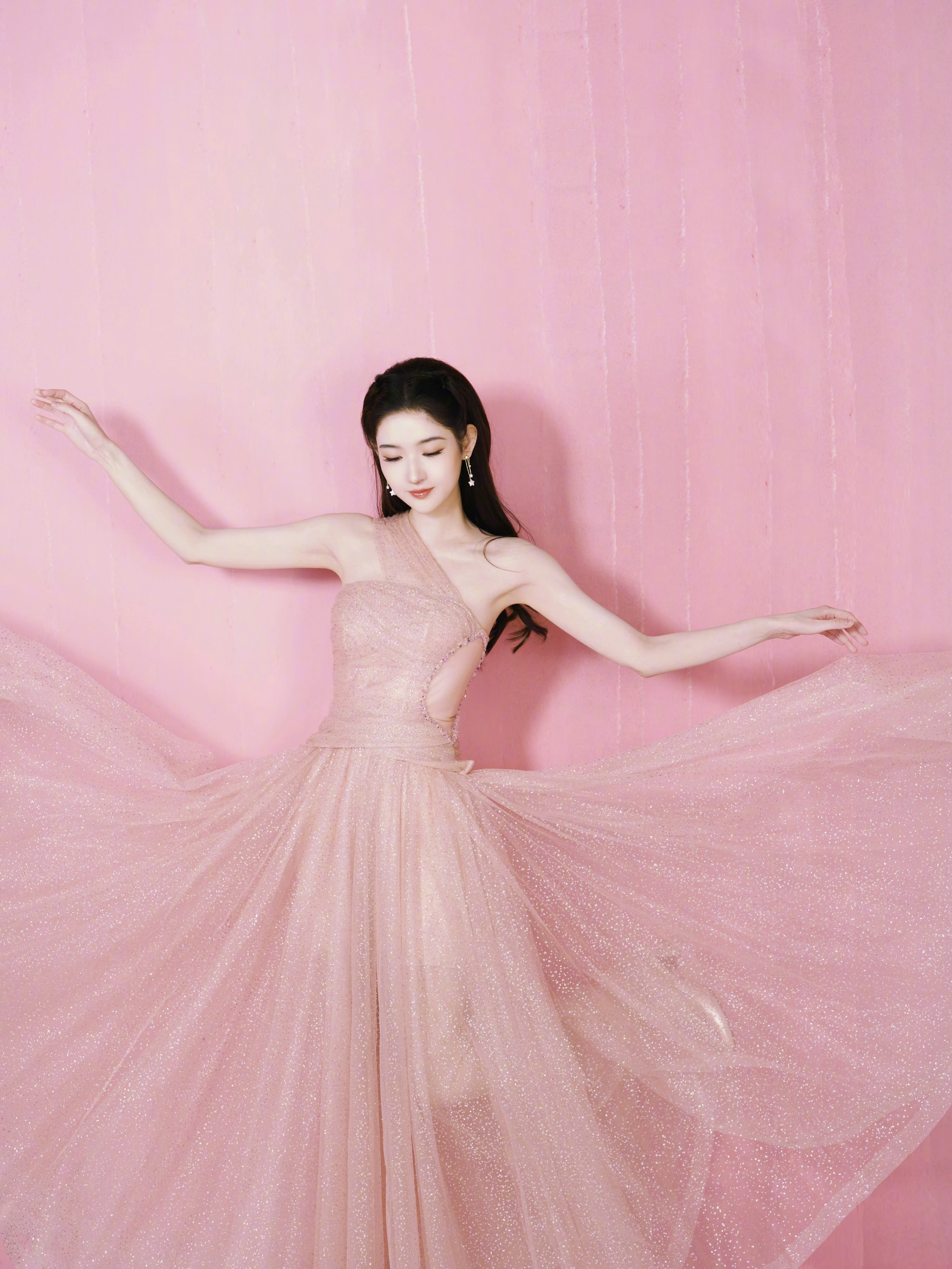 王玉雯工作室否认恋情 工作室加鸡腿！火速回复，言简意赅解释清楚了，咱王姐一直都是