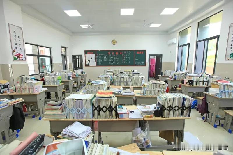 高三进入高考一个月倒计时！
       今天五一假期结束，2026高考还有一个